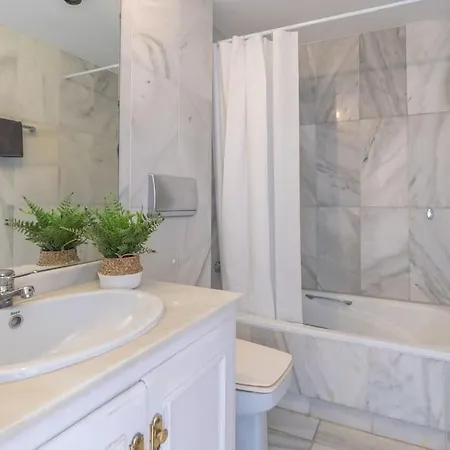 Ar22 Belgravia Club * Естепона